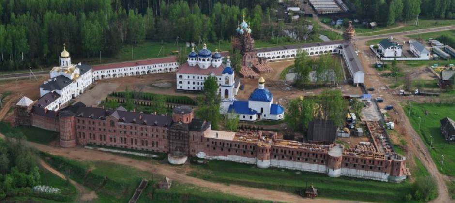 Обследование недостроенного храма в Николо-Сольбинском женском монастыре
